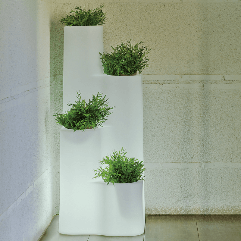 Hiedra Mains-Powered Planter New Garden