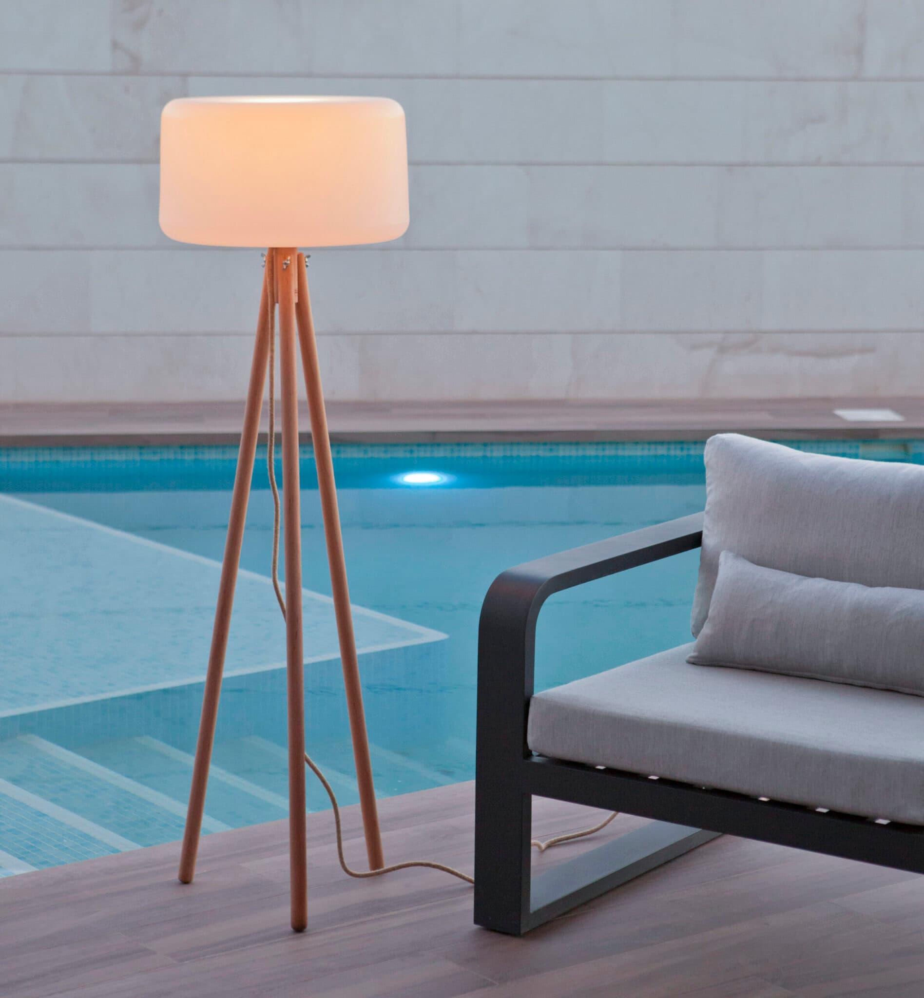 Candeeiro Chloe 140 com Cabo New Garden