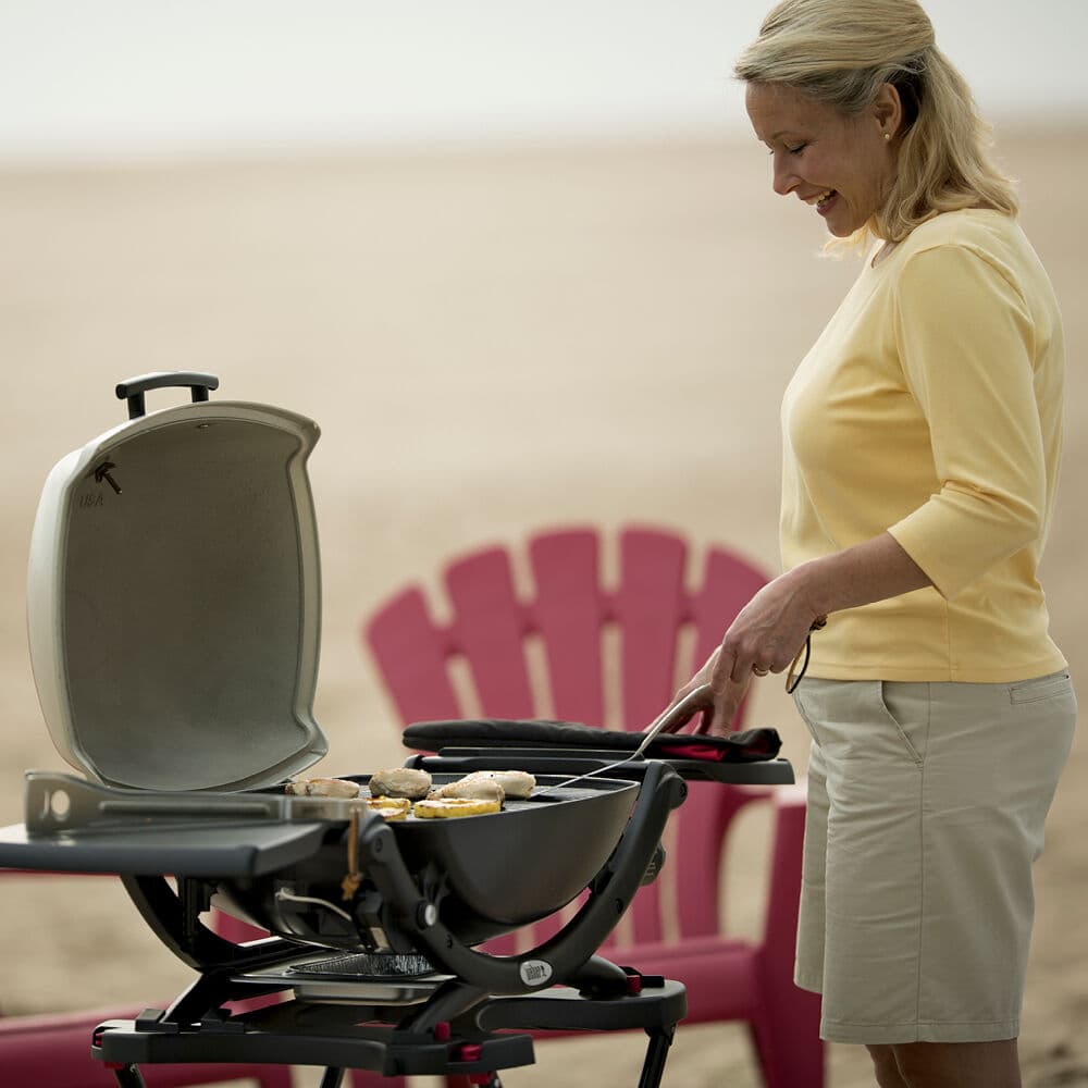 Grelhador Q2200 com suporte Weber